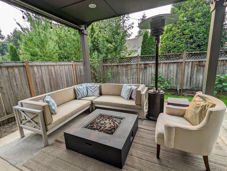 Spacious 3-Bedroom Home With Outdoor Space Eugene Luaran gambar